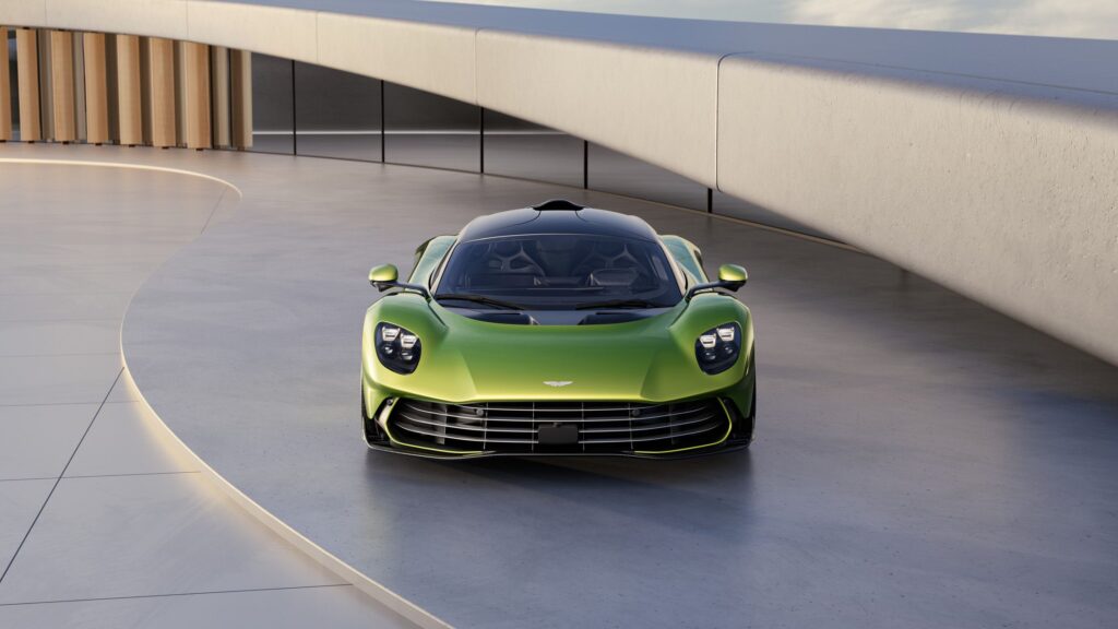 Aston Martin Valhalla 2026 : Tout savoir sur ce supercar hybride