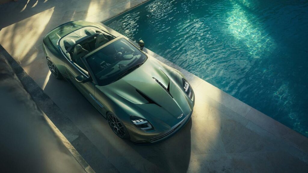 Aston Martin Vanquish Volante 2026 : le luxe et la performance à ciel ouvert